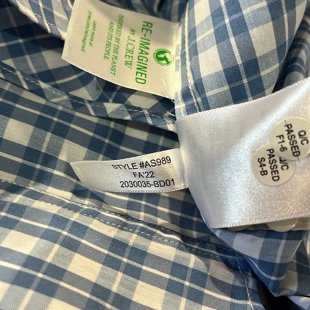 J Crew Performance dress shirt,‎ size medium, NWT